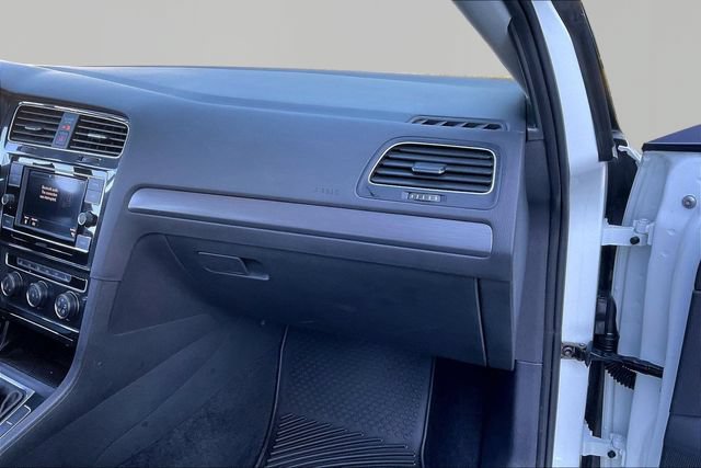 Used 2020 Volkswagen Golf 4-Door FWD image 18