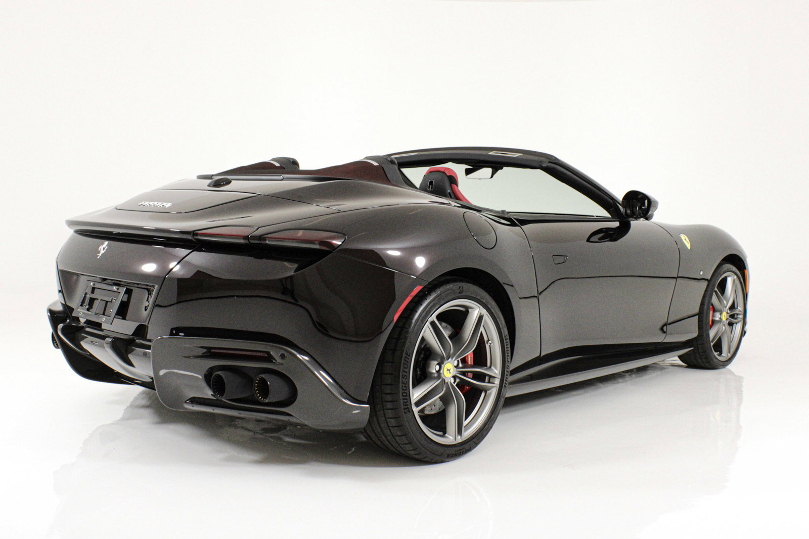 Certified 2024 Ferrari Roma Spider RWD image 12
