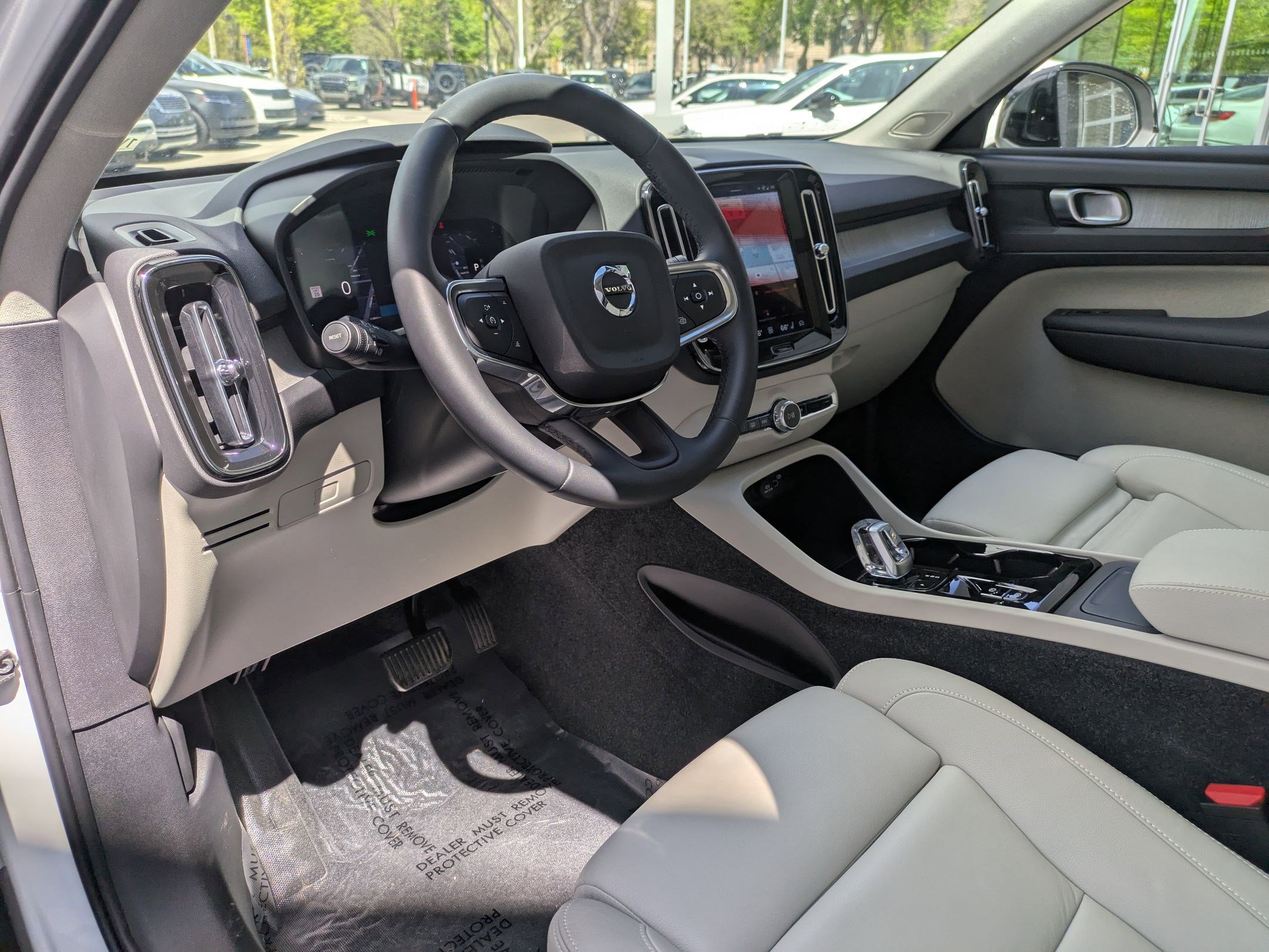 New 2026 Volvo XC40 B5 Plus w/ Climate Package image 10