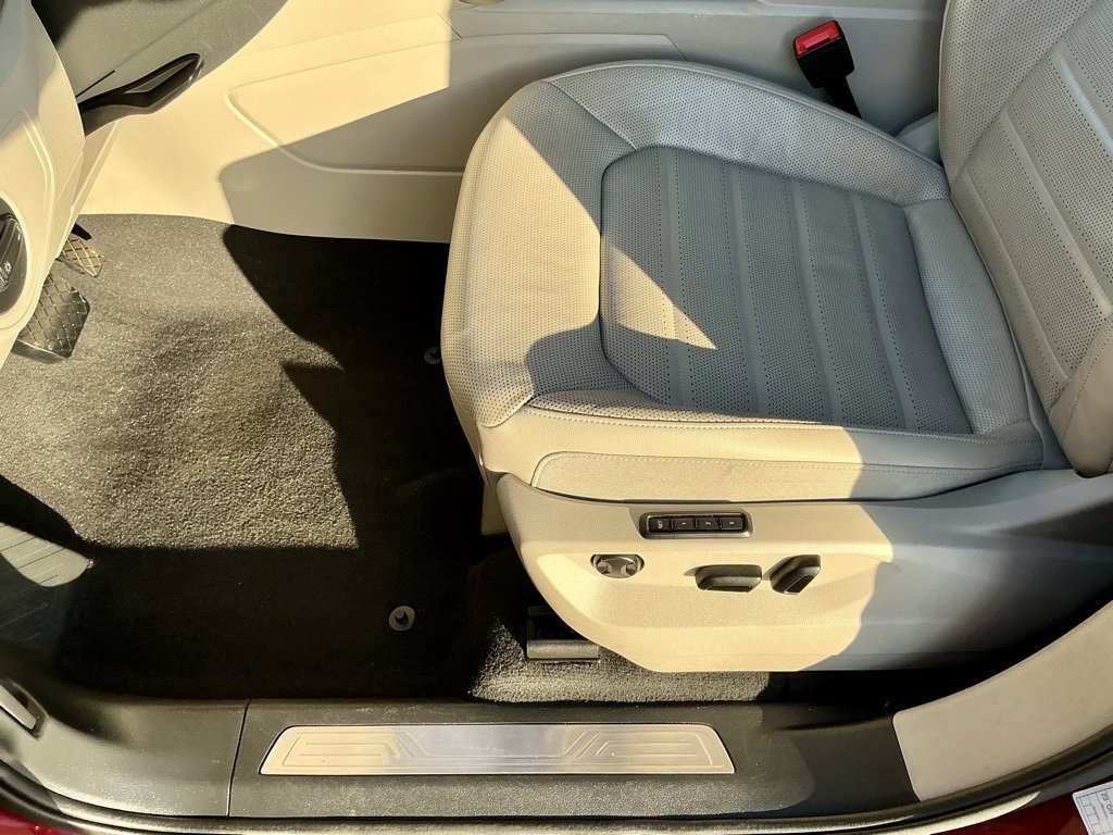 Used 2019 Volkswagen Atlas SEL Premium image 42