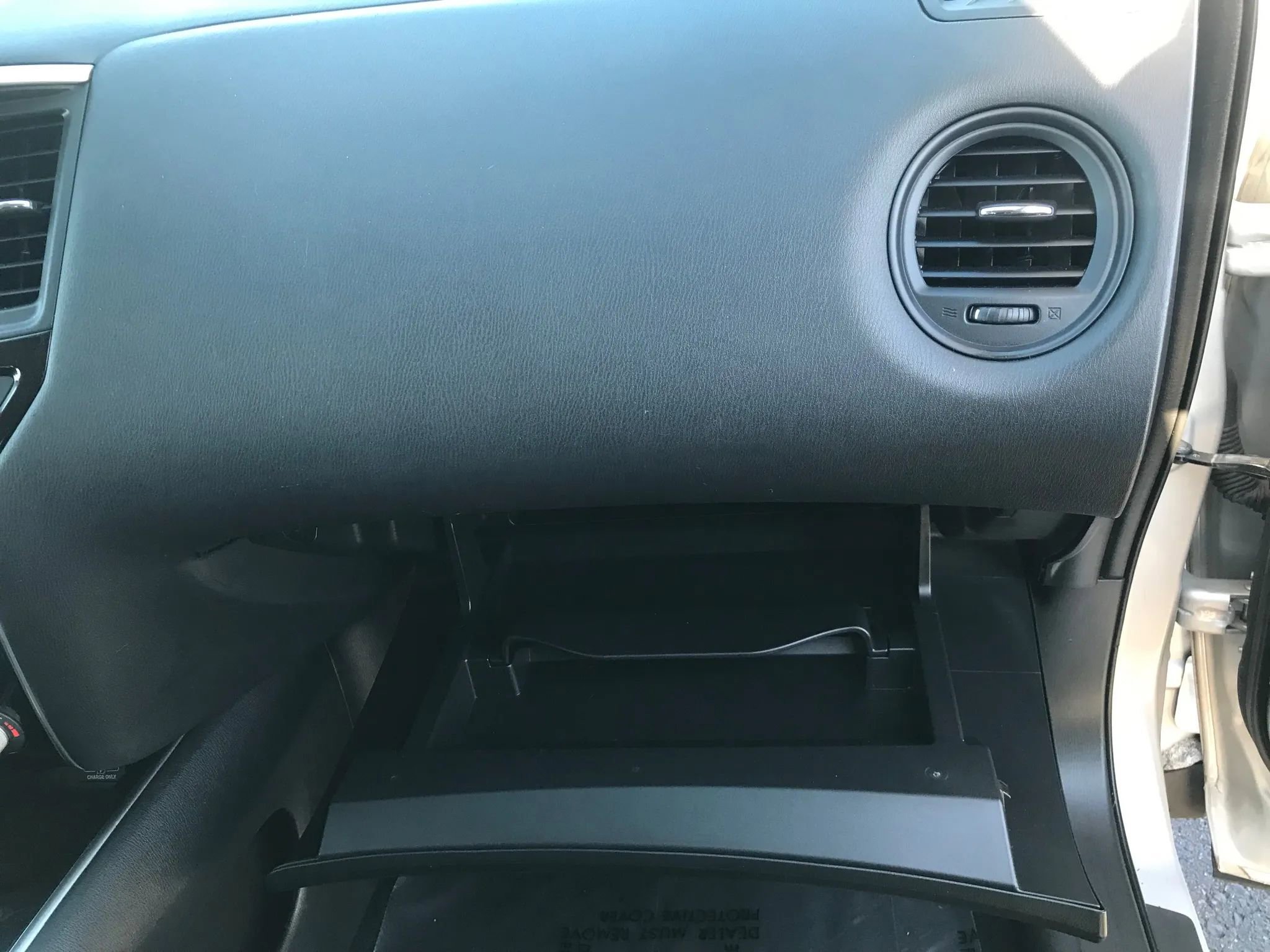 Used 2020 Nissan Pathfinder S image 48