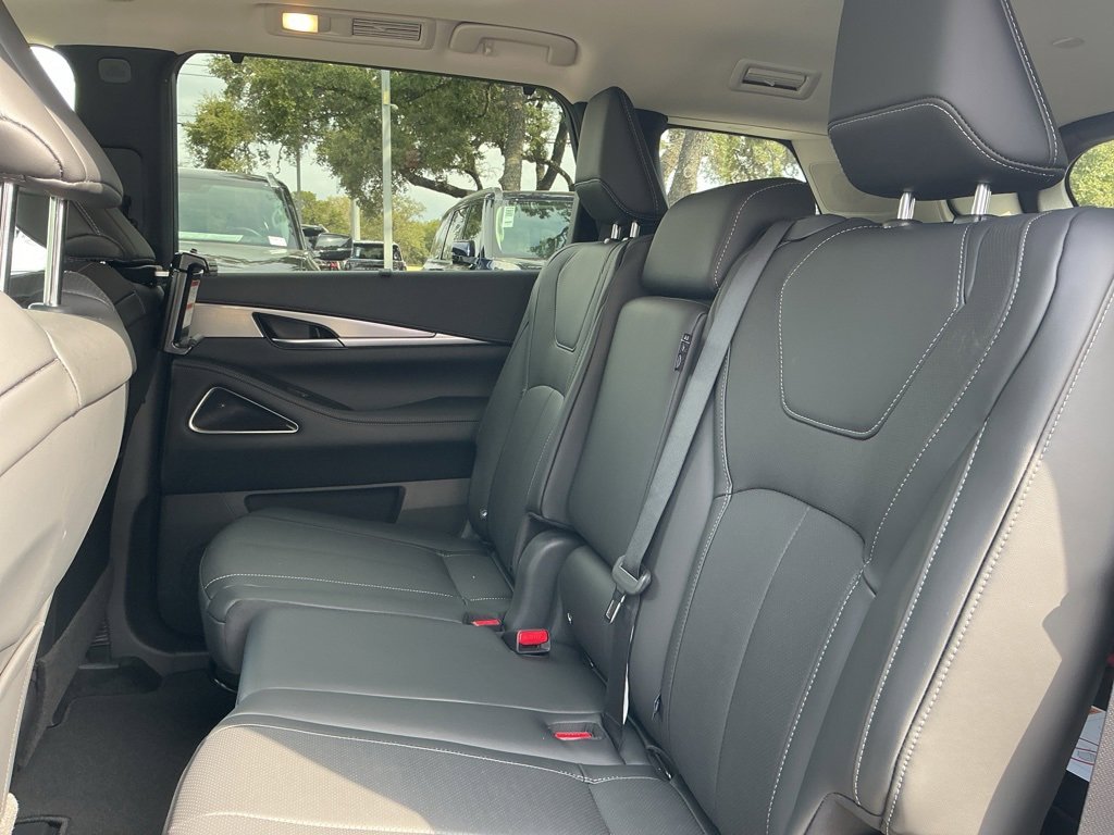 New 2026 INFINITI QX60 Luxe w/ Family Package image 27