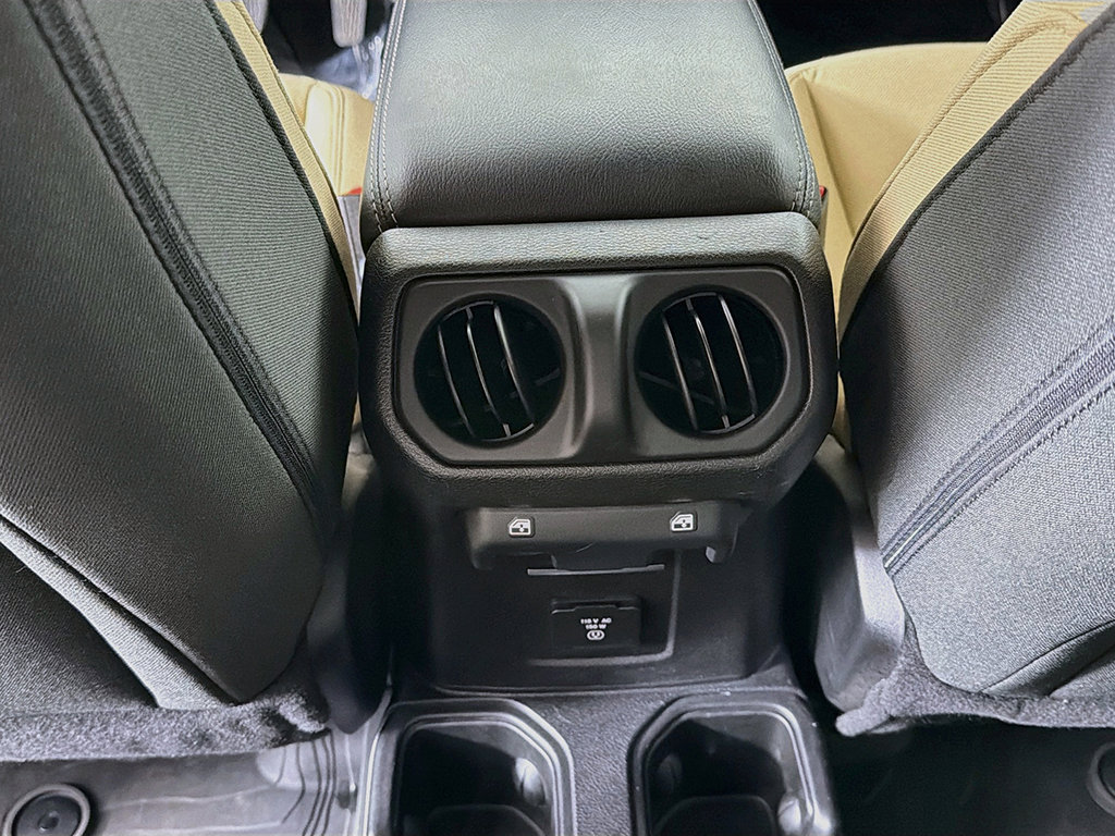 Used 2019 Jeep Wrangler Unlimited Sahara w/ Dual Top Group AWD/4WD image 41