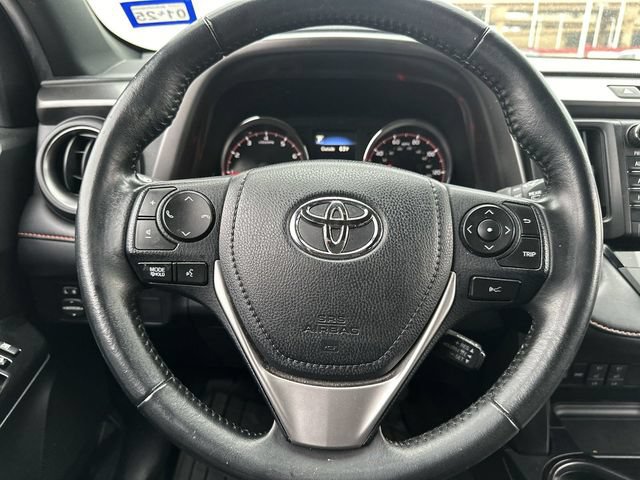 Used 2018 Toyota RAV4 SE w/ Power Extra Value Package FWD image 13