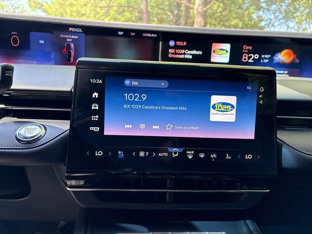 Used 2024 Lincoln Nautilus Premier w/ Jet Appearance Package AWD/4WD image 16