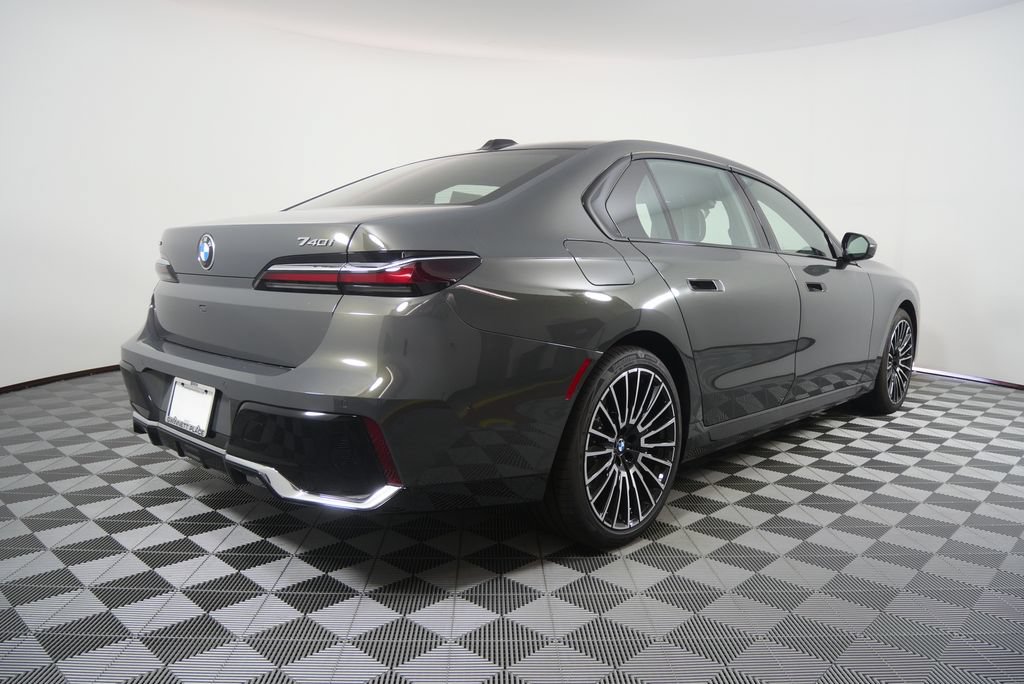 New 2026 BMW 740i xDrive AWD/4WD image 3
