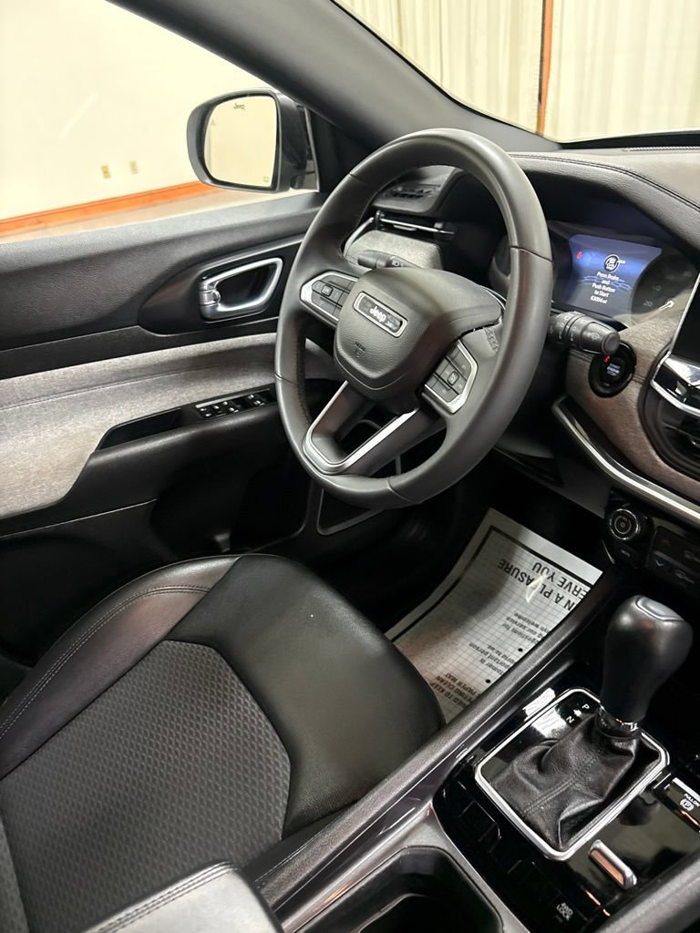 Used 2024 Jeep Compass Latitude AWD/4WD image 24