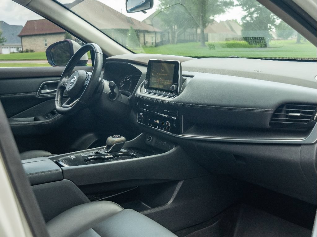 Used 2021 Nissan Rogue SV w/ Premium Package FWD image 19