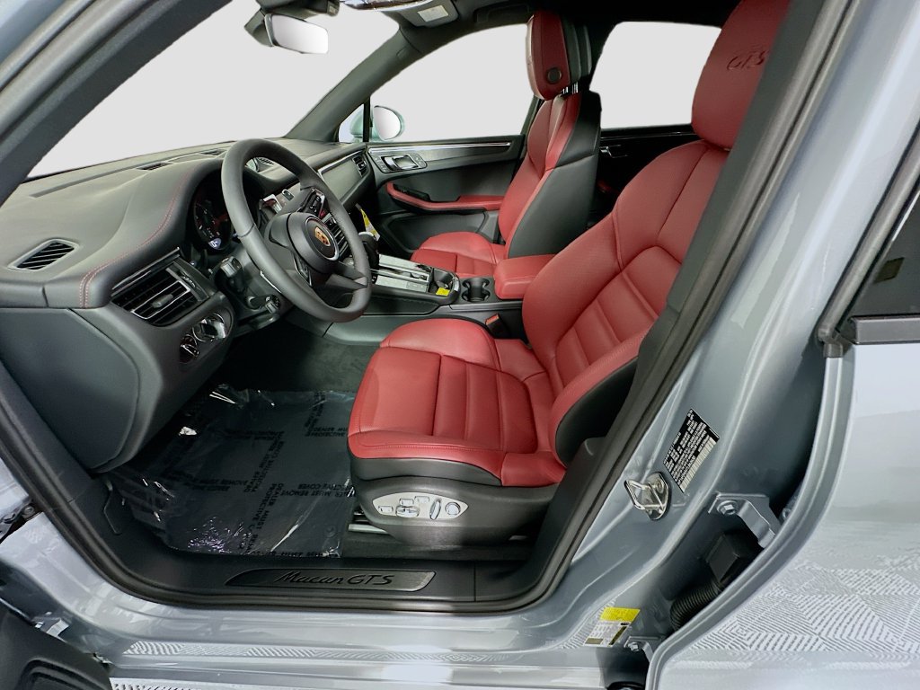 New 2026 Porsche Macan GTS AWD/4WD image 5