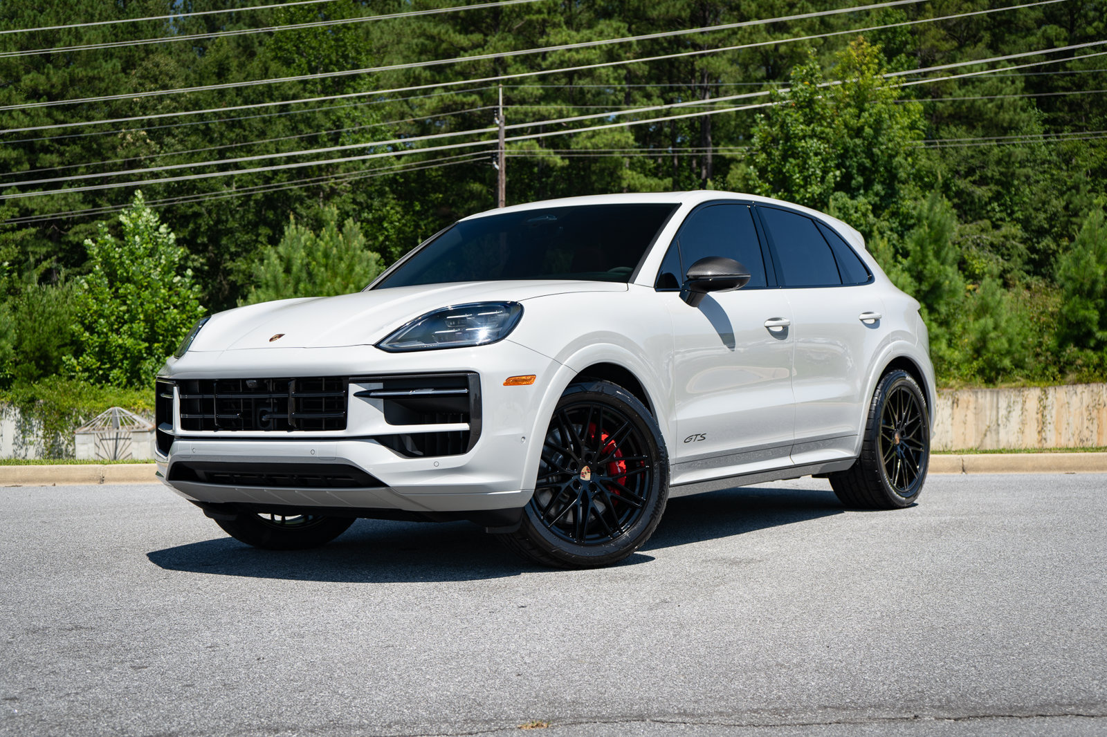 Used 2023 Porsche Cayenne GTS AWD/4WD image 2