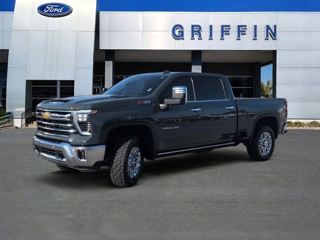 Used 2025 Chevrolet Silverado 3500 LTZ w/ LTZ Premium Package image 11