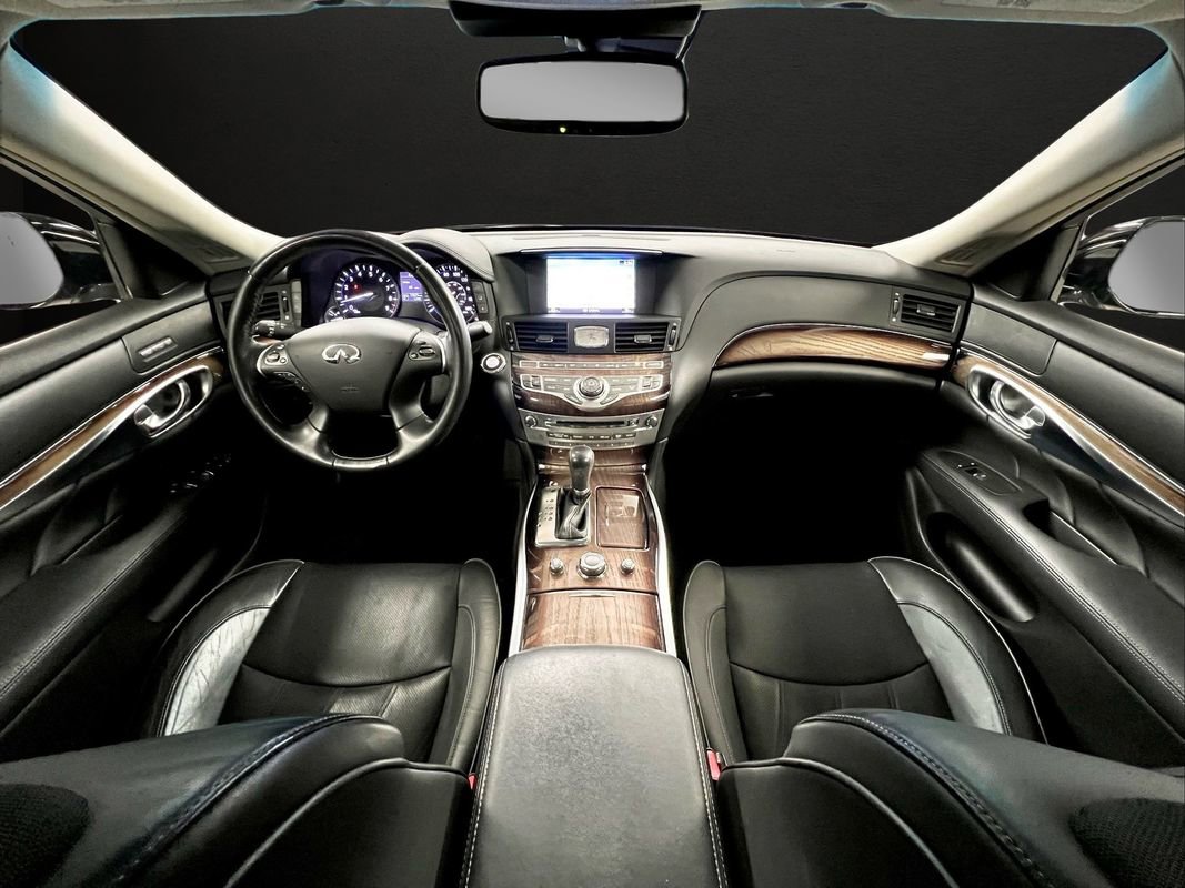 Used 2017 INFINITI Q70 L 3.7 w/ Deluxe Touring Package image 18