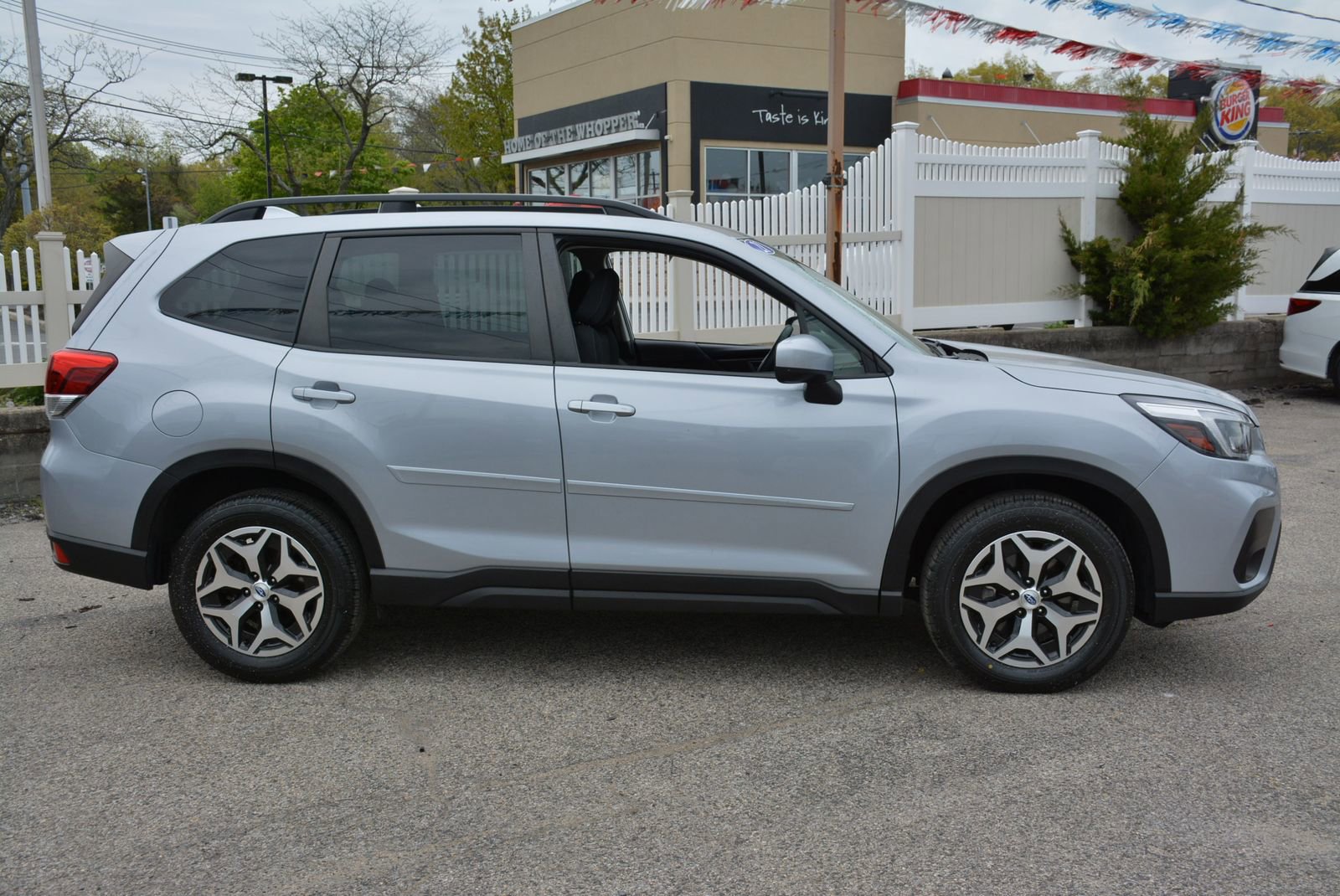 Used 2021 Subaru Forester Premium AWD/4WD image 5