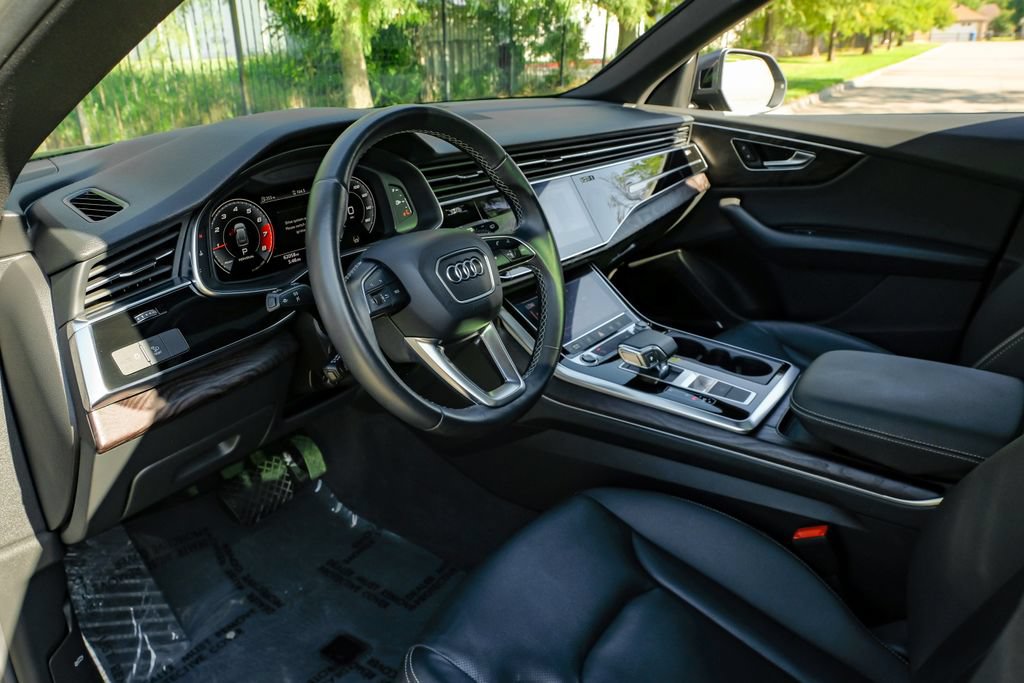 Used 2021 Audi Q8 Premium Plus AWD/4WD image 5