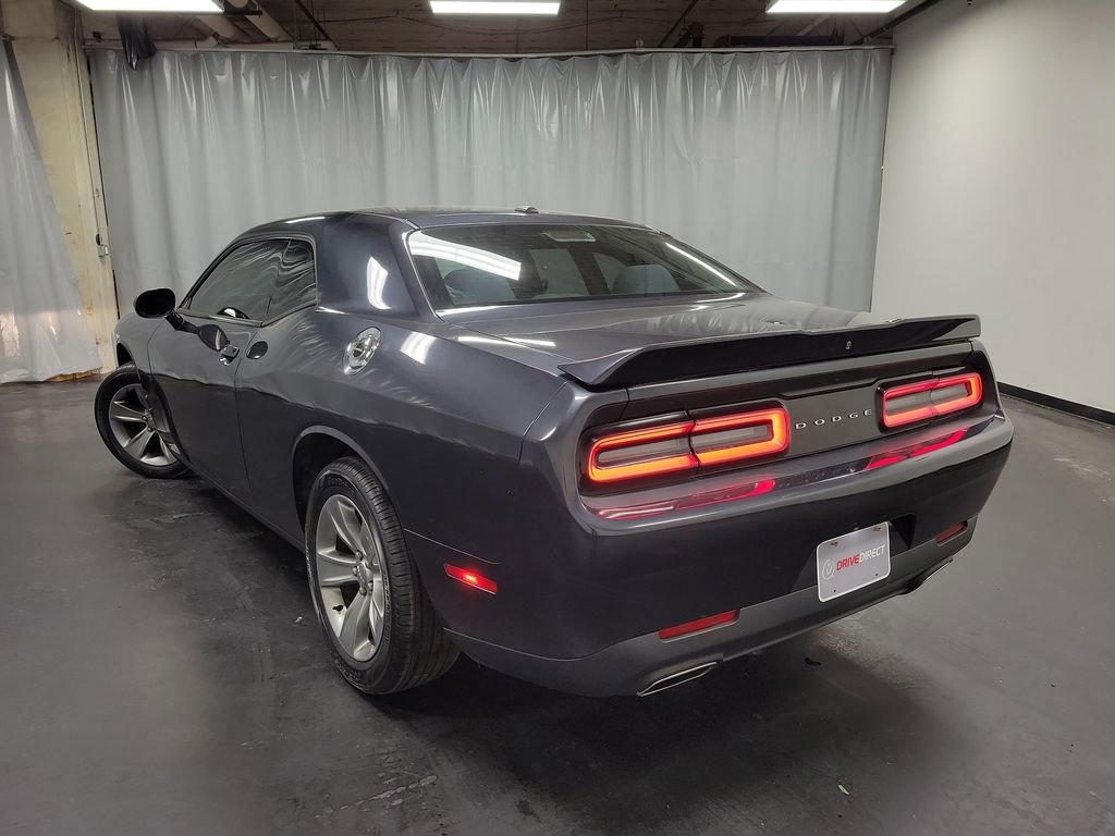 Used 2019 Dodge Challenger SXT image 7