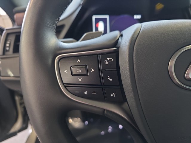 Certified 2025 Lexus ES 300h w/ Premium Package image 17