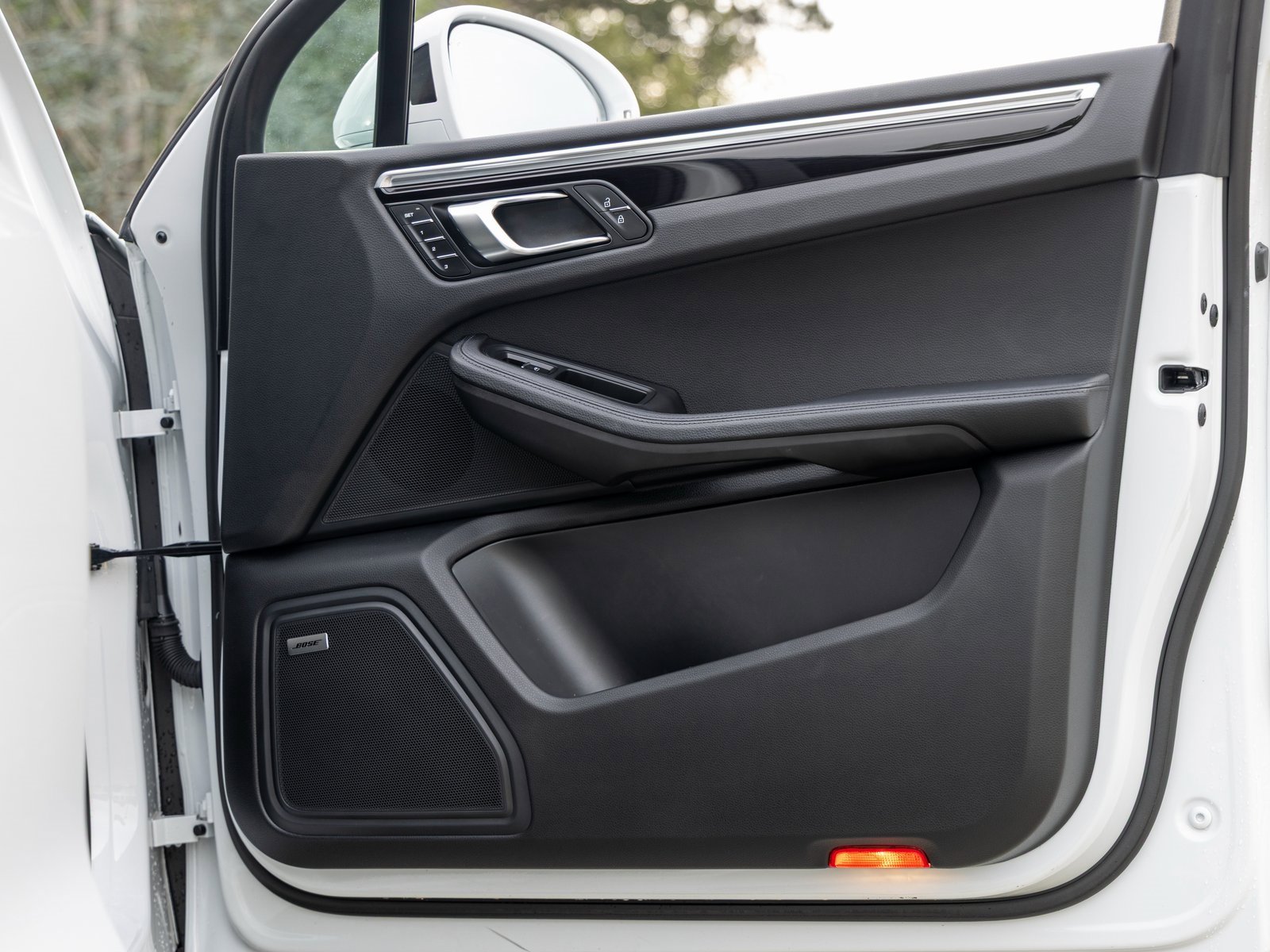 Certified 2023 Porsche Macan image 49