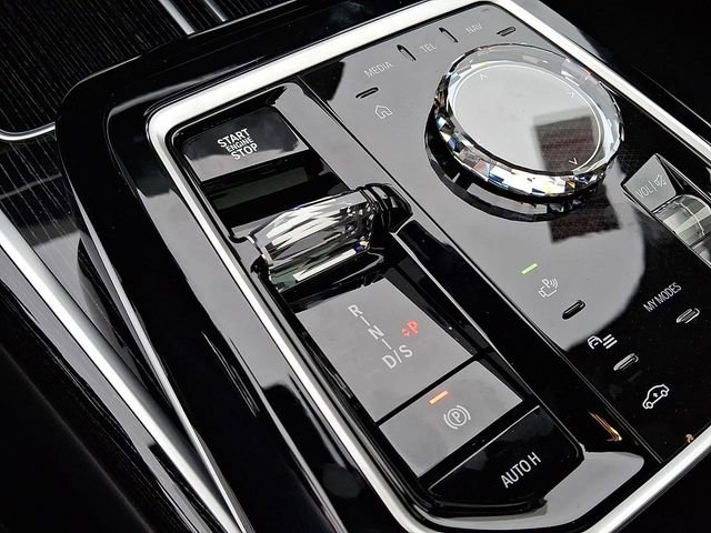 New 2026 BMW 740i xDrive w/ Executive Package image 13