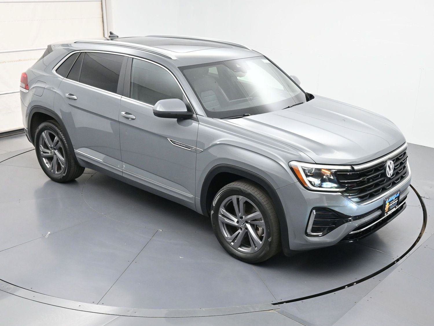 Certified 2024 Volkswagen Atlas Cross Sport SEL R-Line AWD/4WD image 36