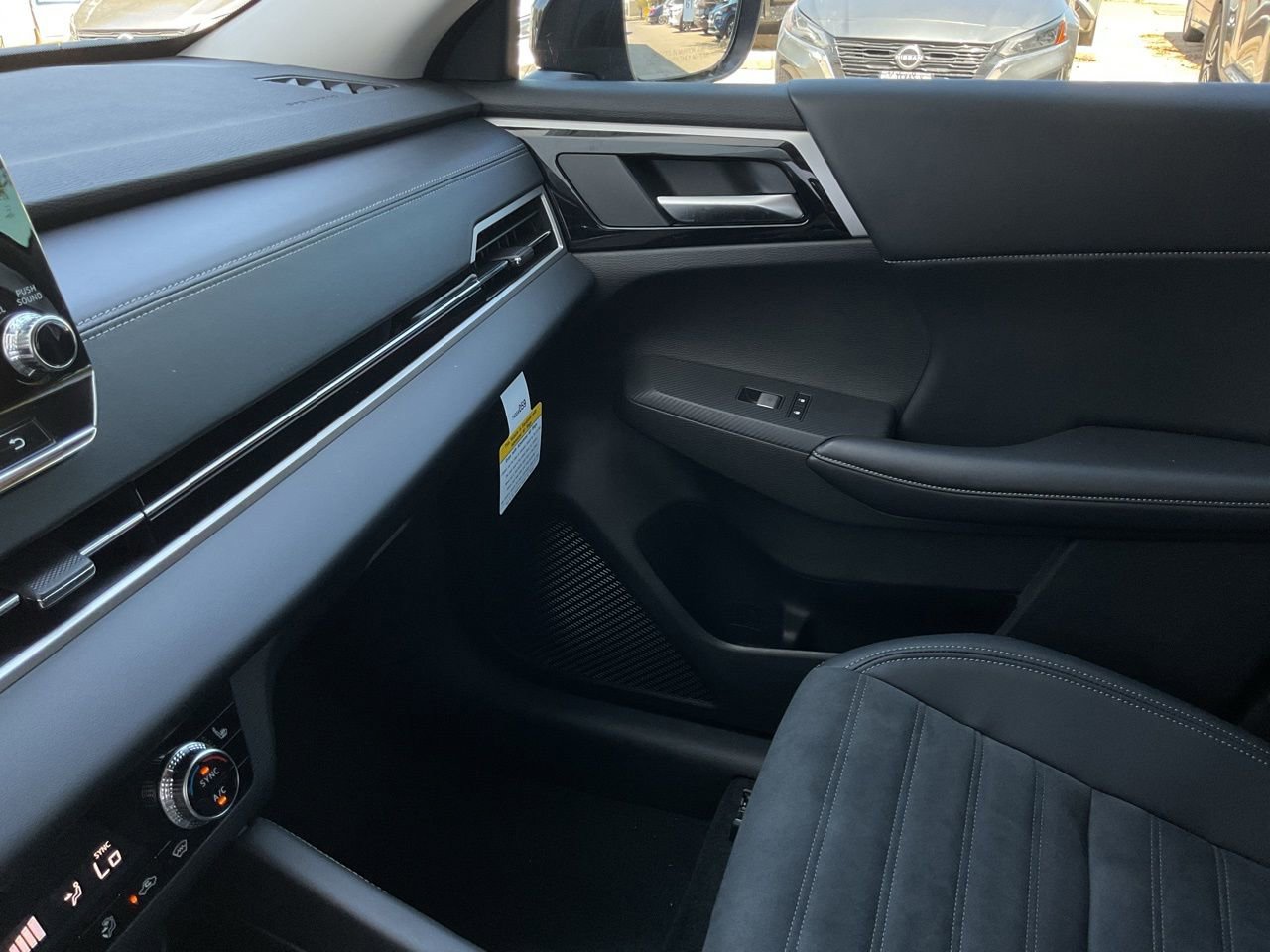 New 2026 Nissan Rogue SL image 38