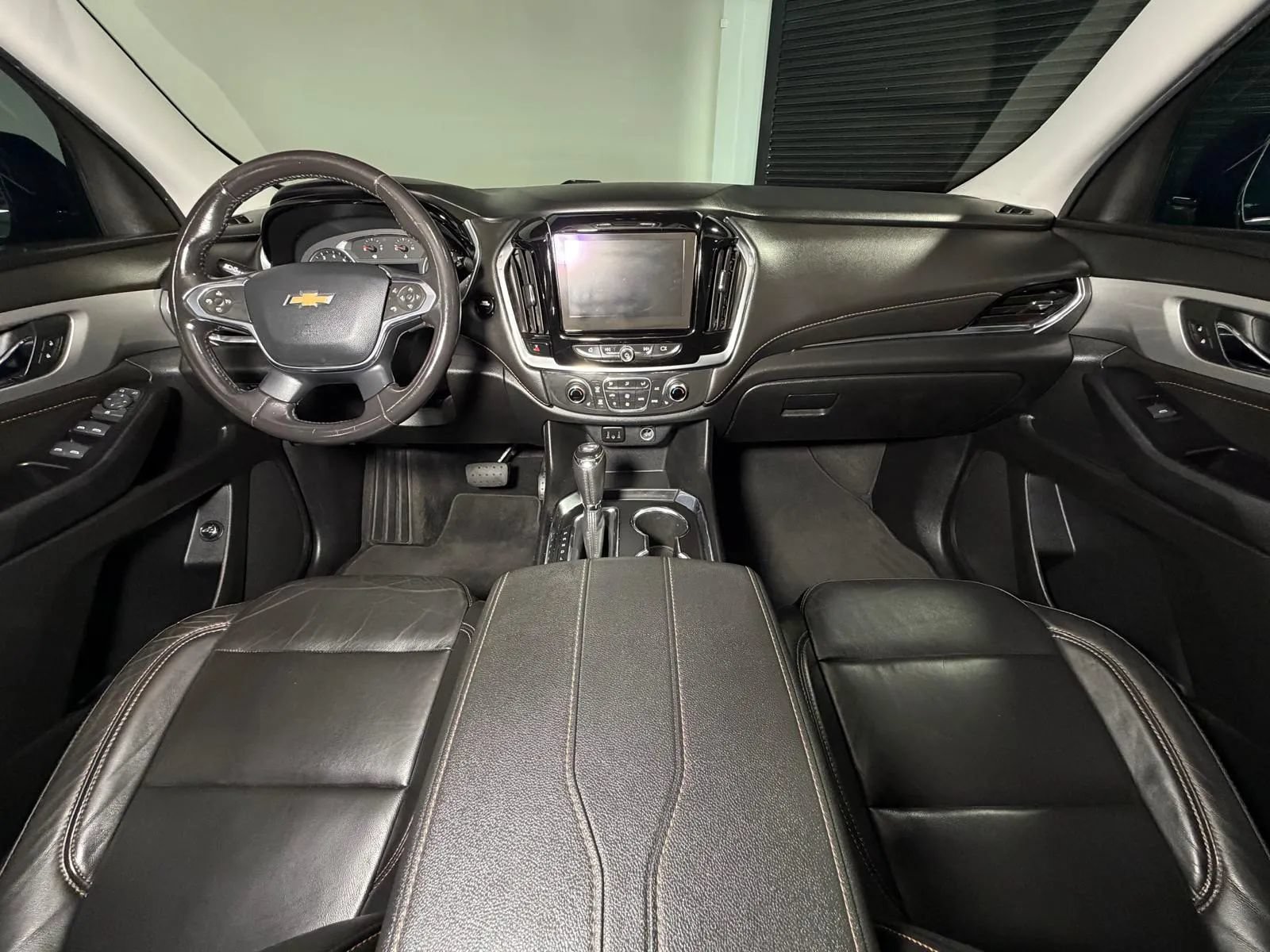 Used 2020 Chevrolet Traverse LT w/ LPO, Cargo Package FWD image 24