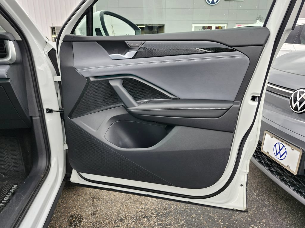 Certified 2026 Volkswagen Tiguan SE AWD/4WD image 16