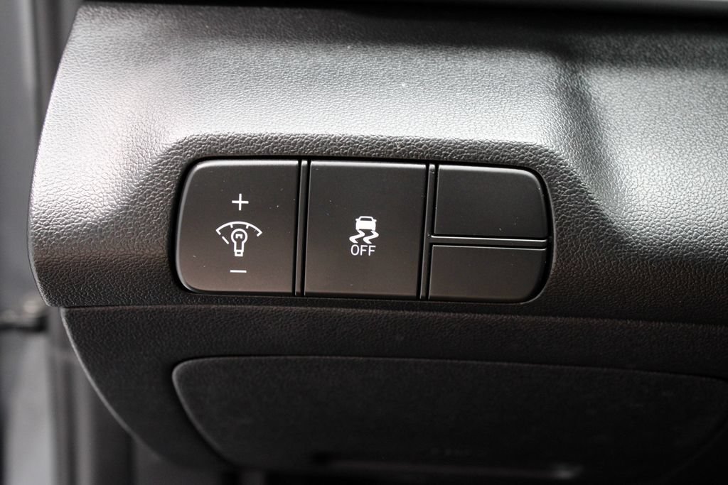 Used 2024 Hyundai Elantra SEL FWD image 28