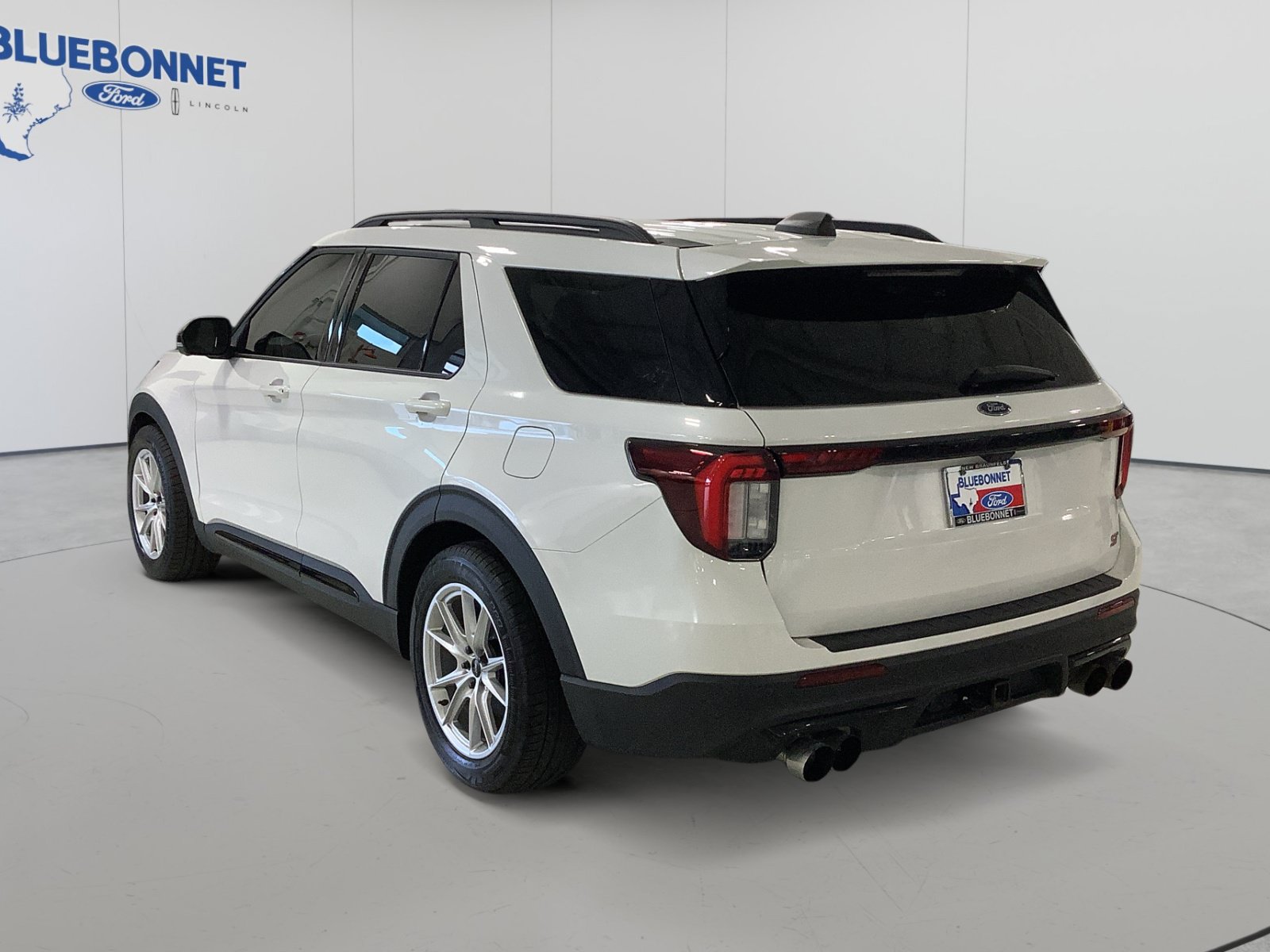 Used 2025 Ford Explorer ST RWD image 7