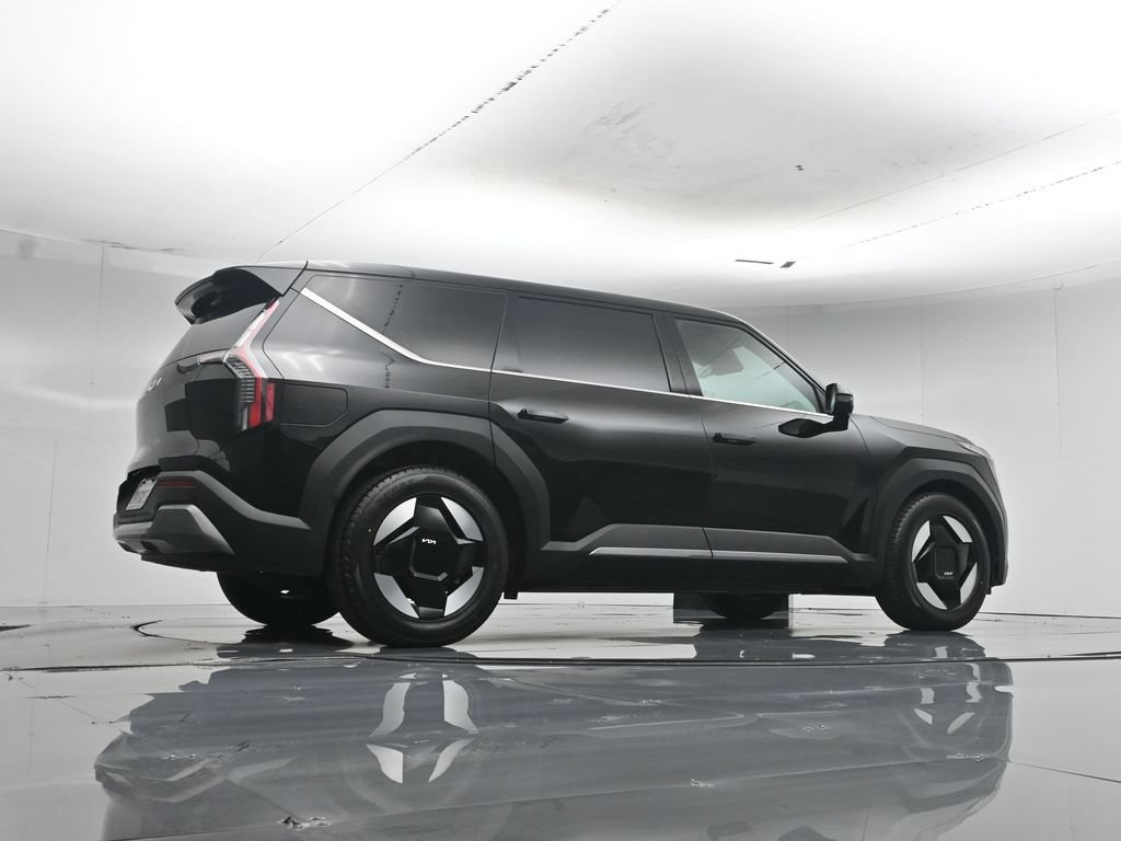 Used 2024 Kia EV9 Light Long Range RWD image 53