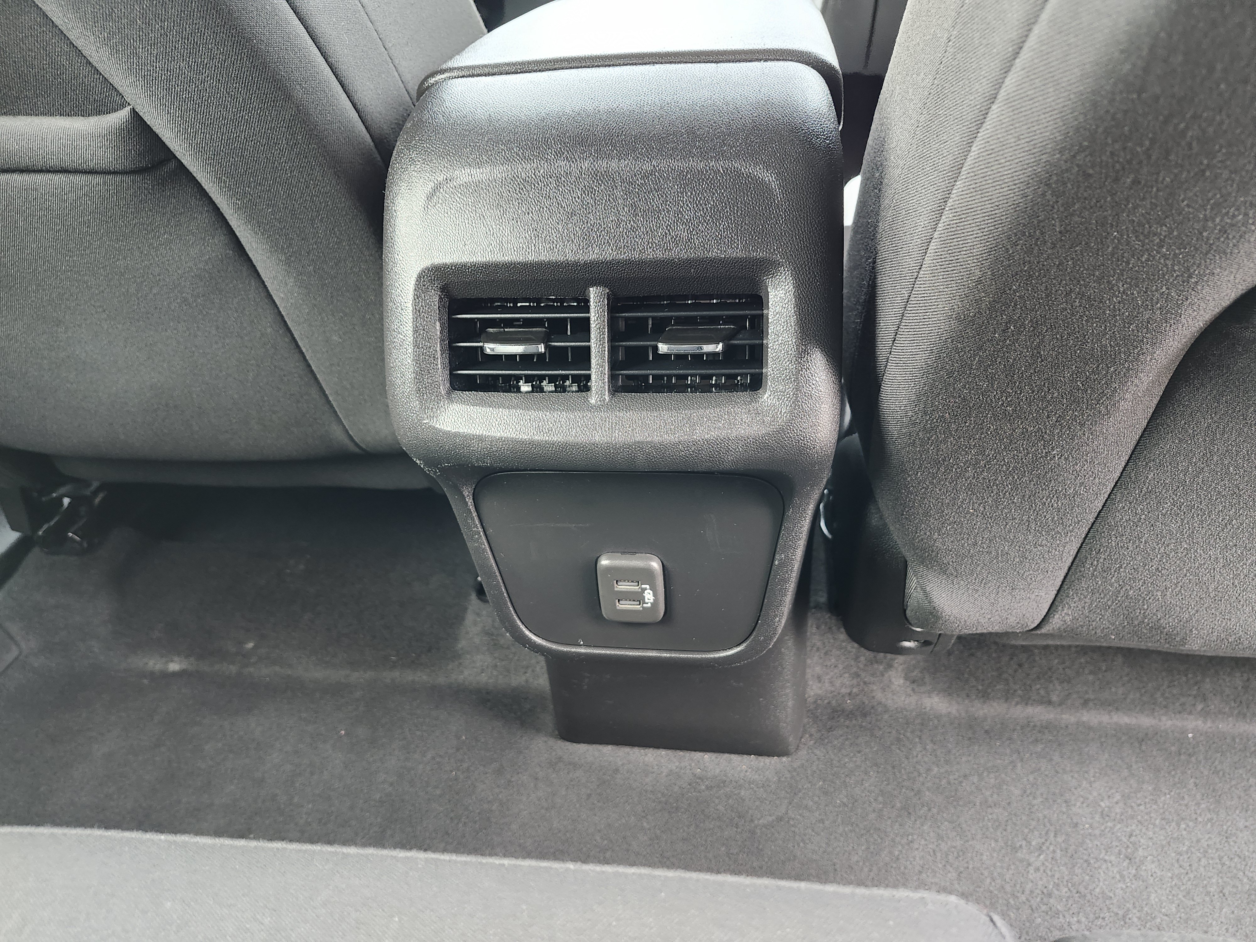Used 2020 Chevrolet Equinox LS AWD/4WD image 21