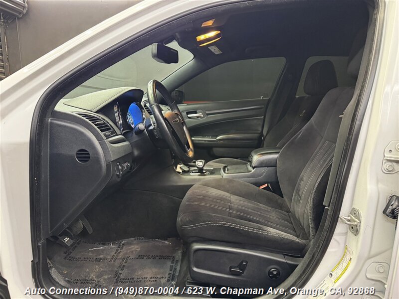 Used 2012 Chrysler 300 S RWD image 6