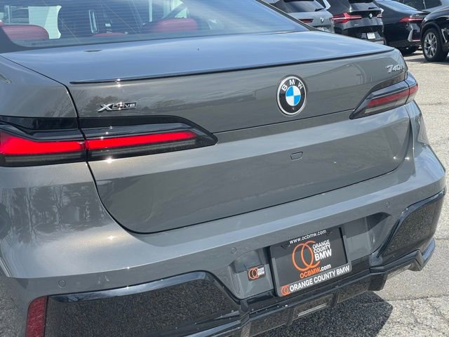 Used 2026 BMW 740i xDrive w/ Premium Package AWD/4WD image 31