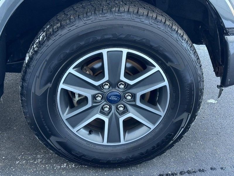 Used 2016 Ford F150 XLT w/ Equipment Group 302A Luxury image 7