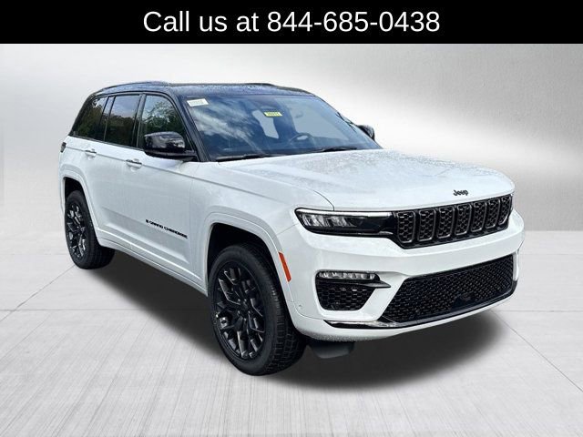 New 2025 Jeep Grand Cherokee Summit image 3