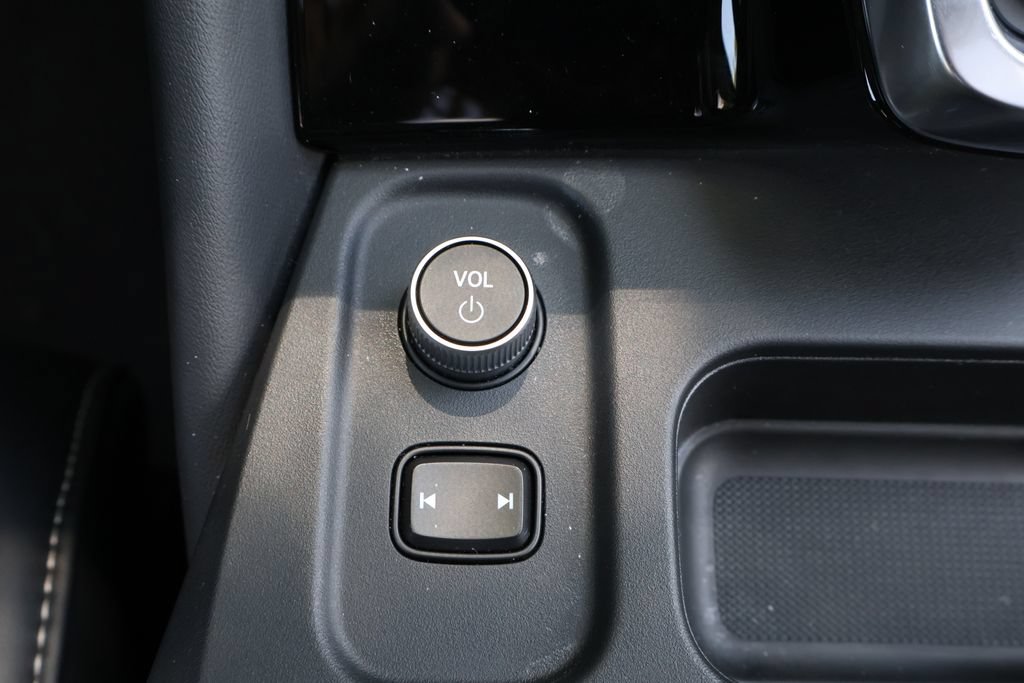 Used 2025 Acura MDX FWD w/ Technology Package image 25