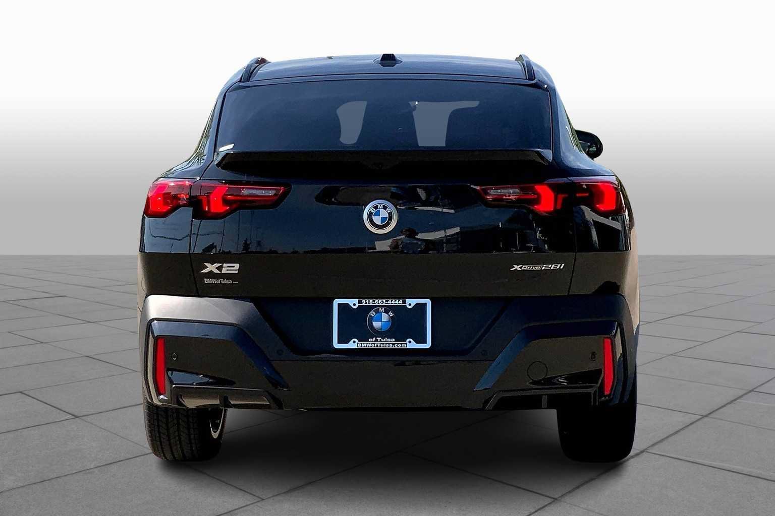 New 2025 BMW X2 xDrive28i w/ Technology Package AWD/4WD image 4