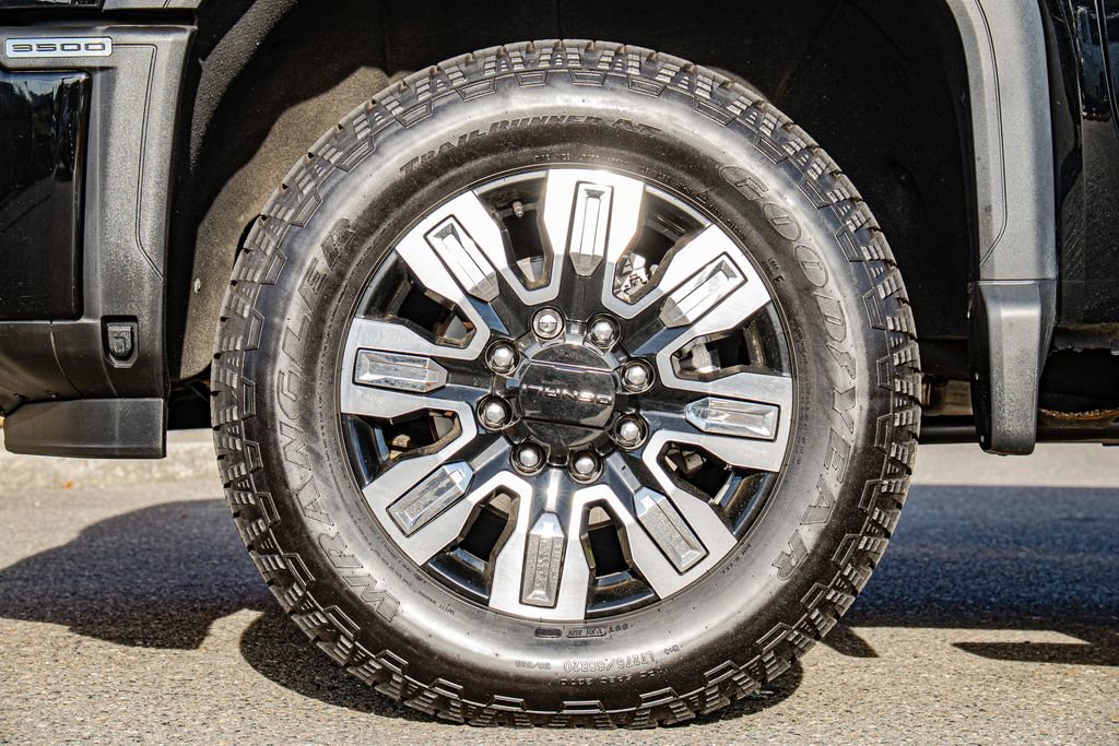 Used 2024 GMC Sierra 3500 Denali w/ Denali Reserve Package image 10