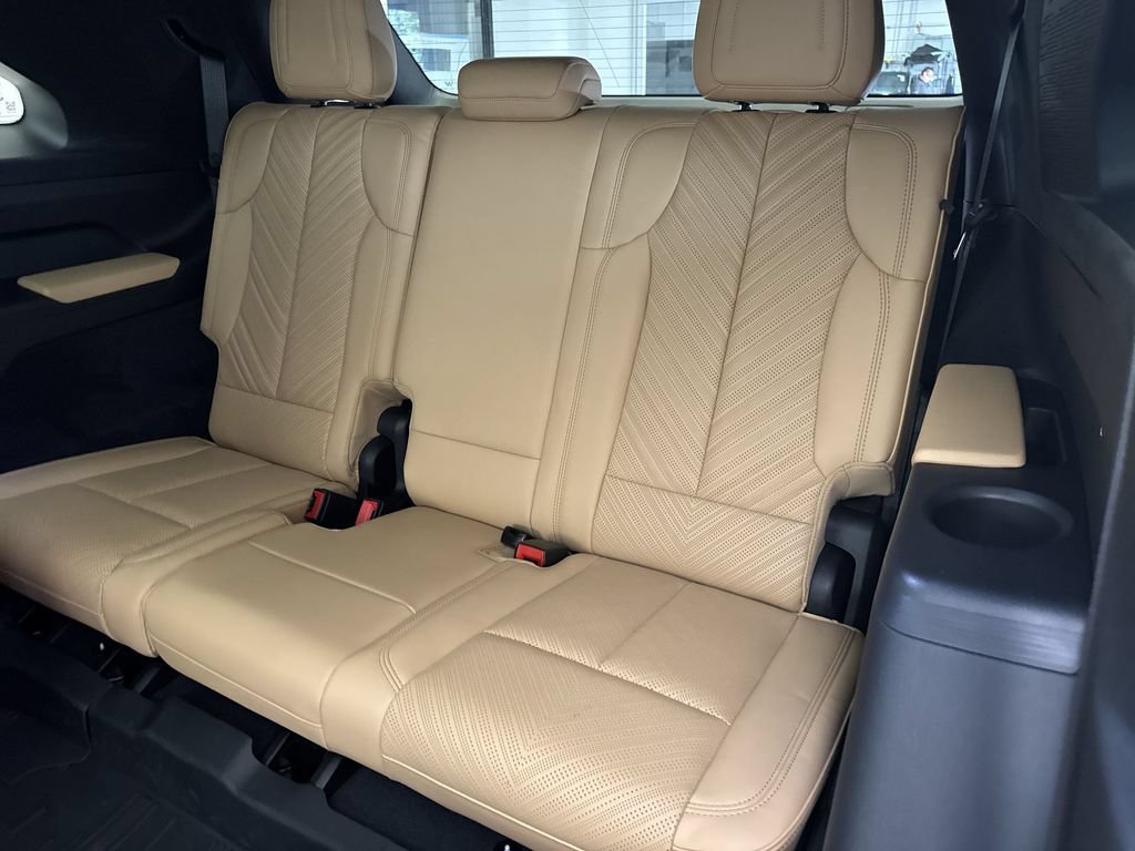 Used 2025 Cadillac Escalade IQ Sport 2 w/ LPO, ONYX Package AWD/4WD image 15