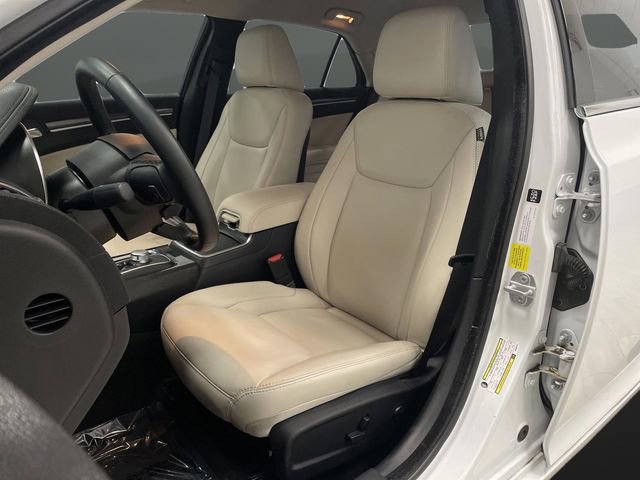 Used 2021 Chrysler 300 Touring L image 4