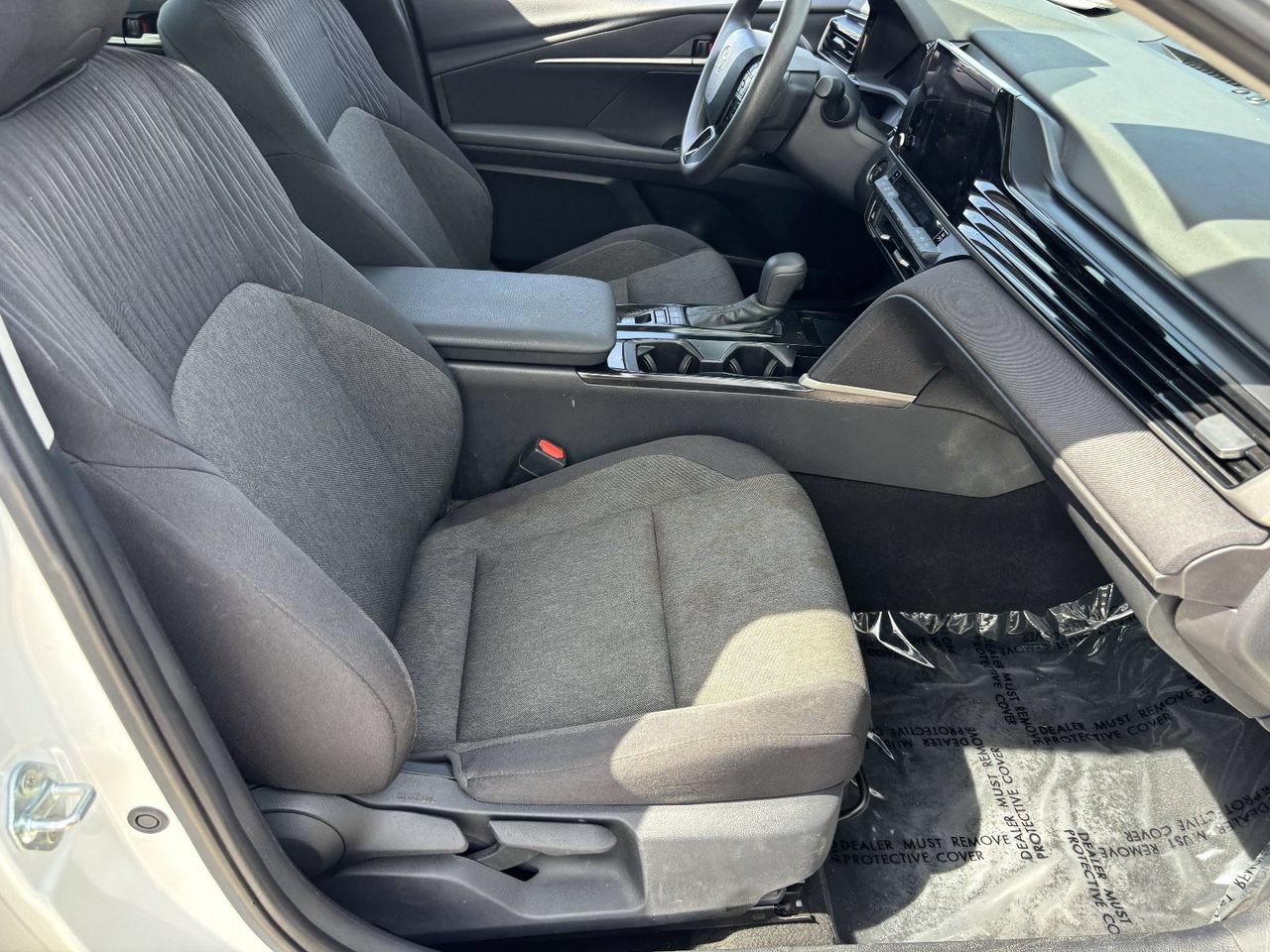 Used 2025 Toyota Camry LE FWD image 9