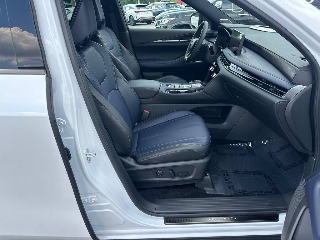 Certified 2026 INFINITI QX60 Sport w/ Dark Cargo Package AWD/4WD image 11