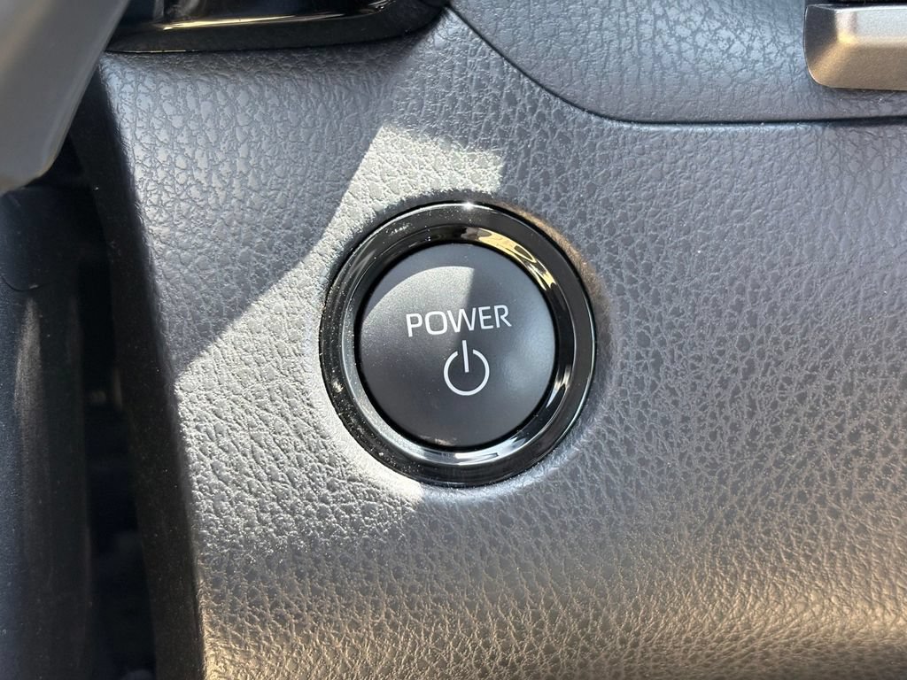Used 2025 Toyota Camry LE FWD image 18