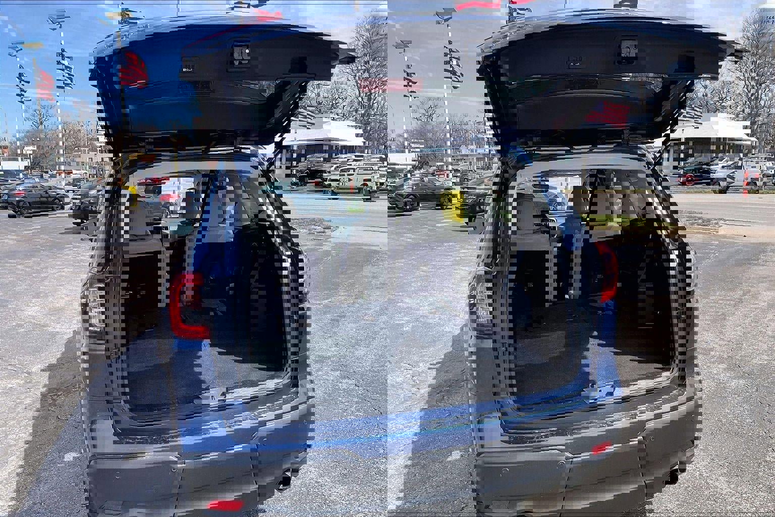 Used 2021 Subaru Ascent Limited w/ Technology Package image 4