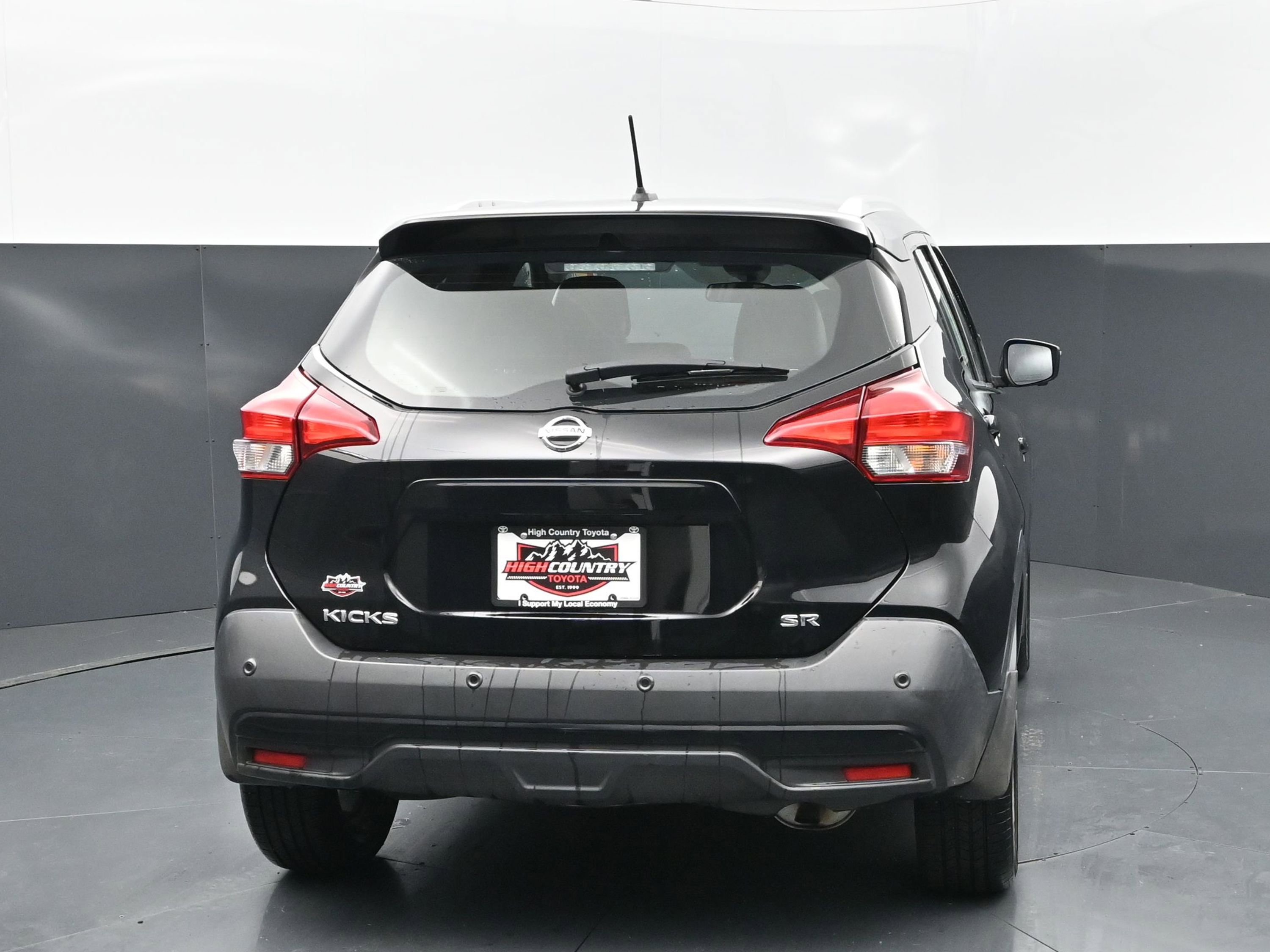 Used 2020 Nissan Kicks SR w/ SR Premium Package image 5