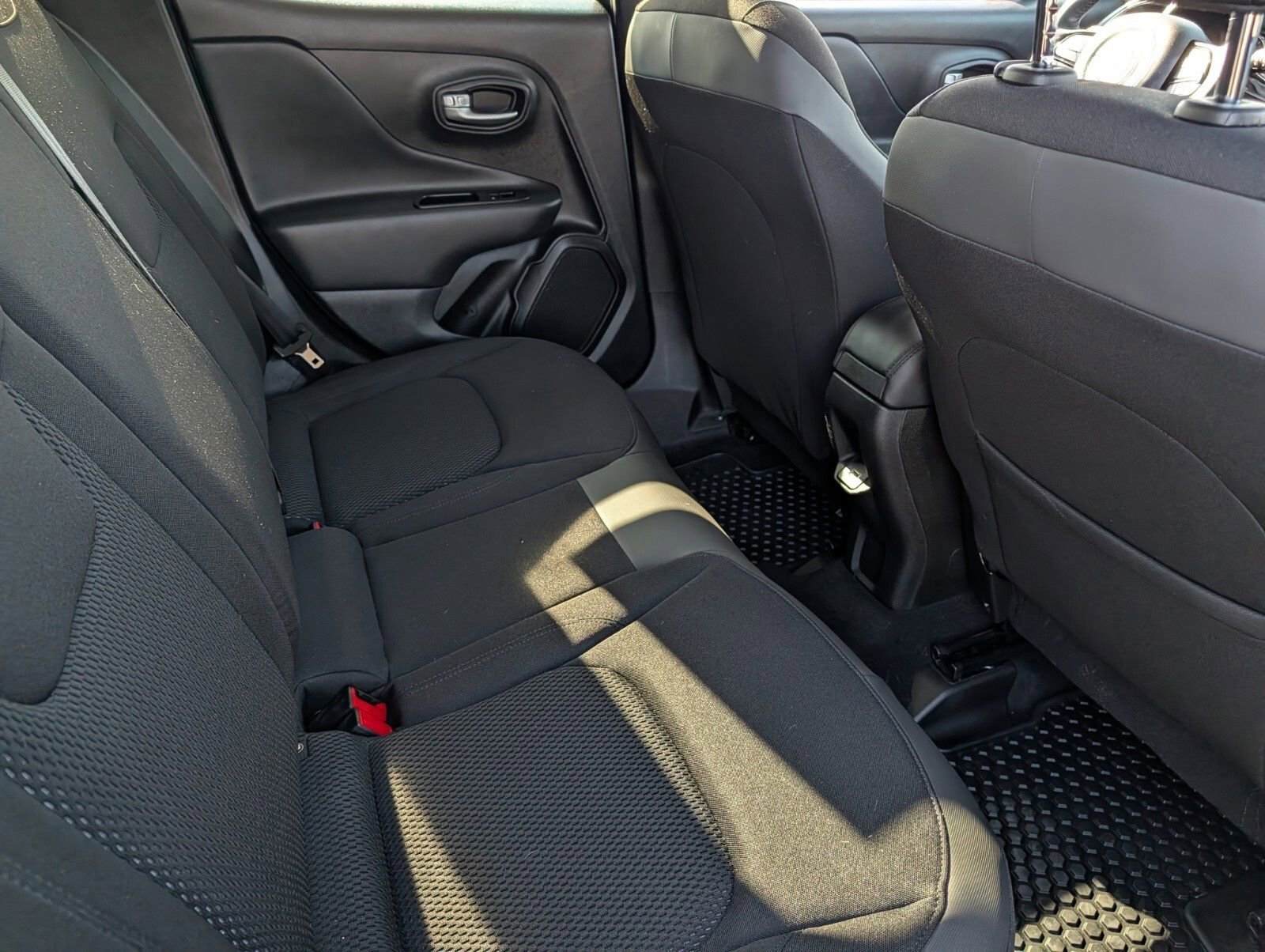 Used 2020 Jeep Renegade Altitude image 20