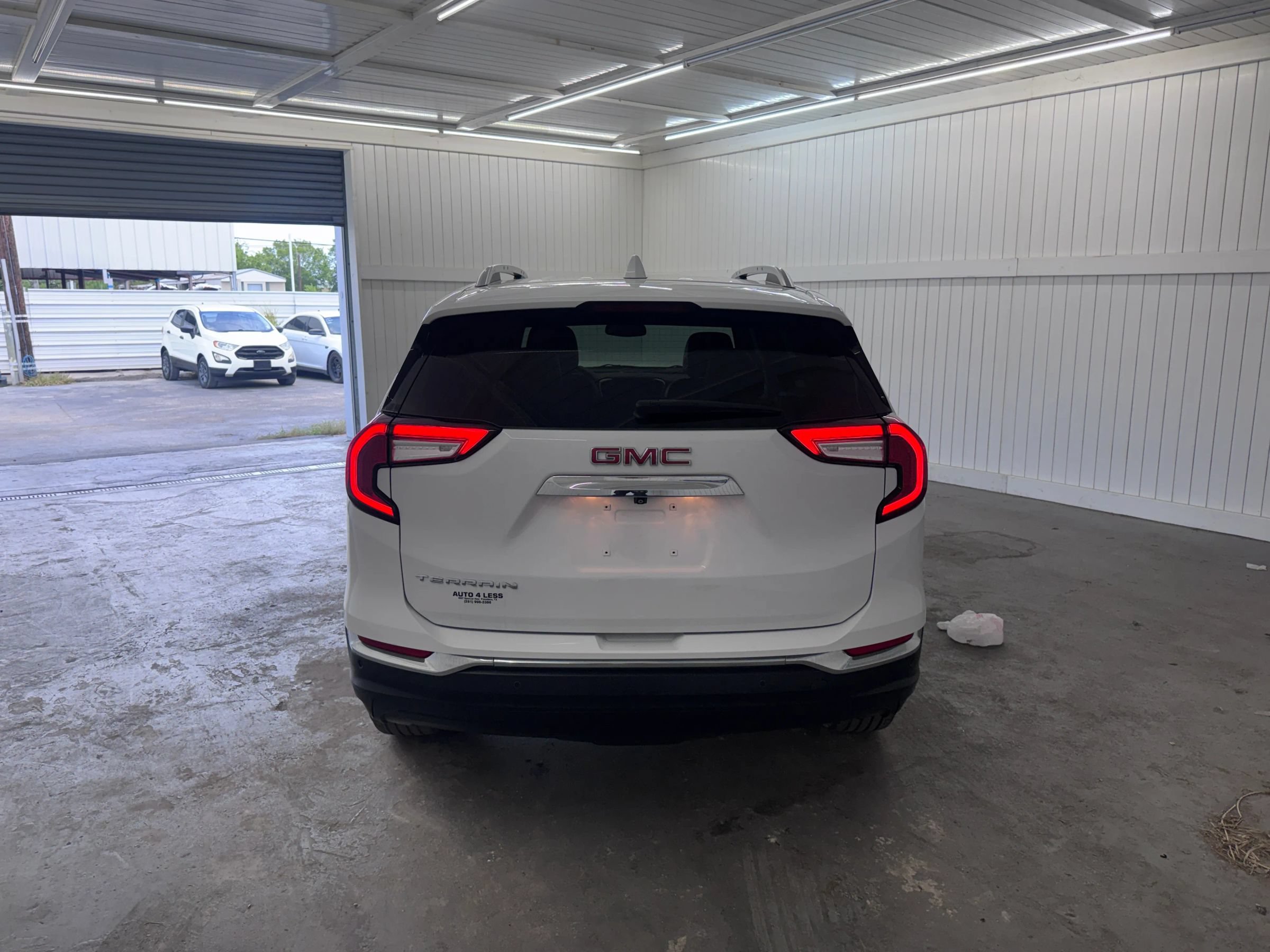 Used 2022 GMC Terrain SLT w/ Infotainment Package II FWD image 6