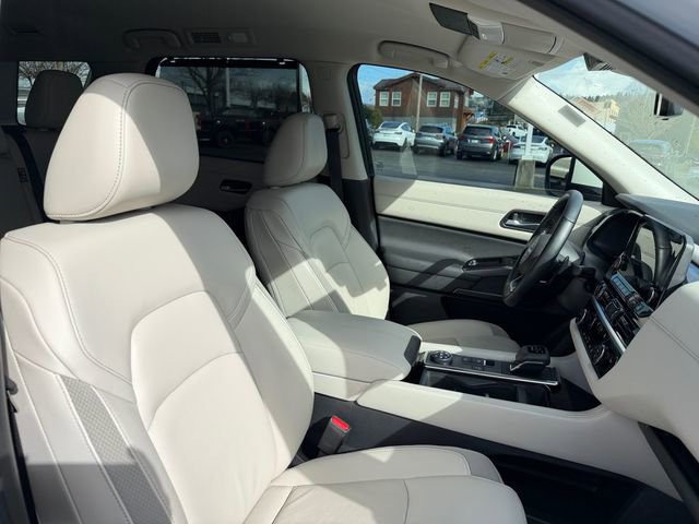 Used 2023 Nissan Pathfinder SL w/ Lighting Package (N92) image 43