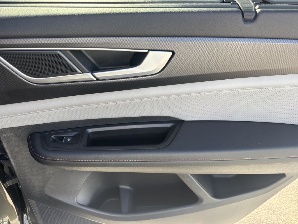 Used 2024 Volkswagen Atlas Peak Edition SE AWD/4WD image 16