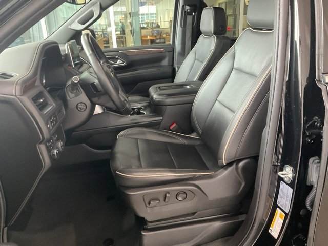 Used 2024 Chevrolet Suburban Premier image 4