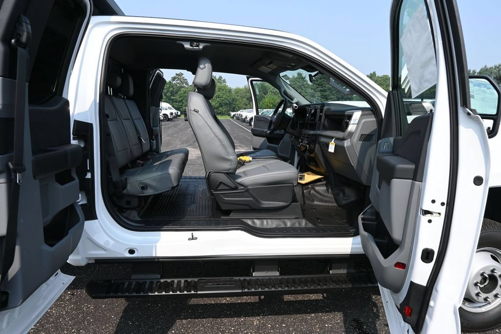 New 2025 Ford F350 XL w/ XL Chrome Package AWD/4WD image 28